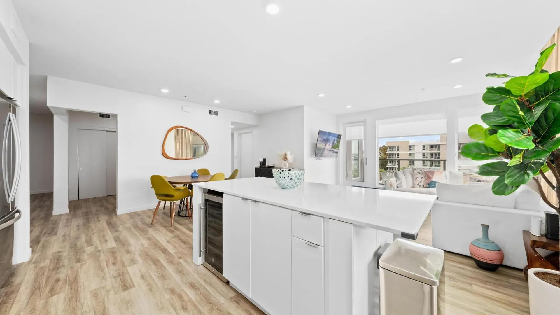 Blue Marlin 3Br Retreat With Marina View Pool Apartment Los Angeles