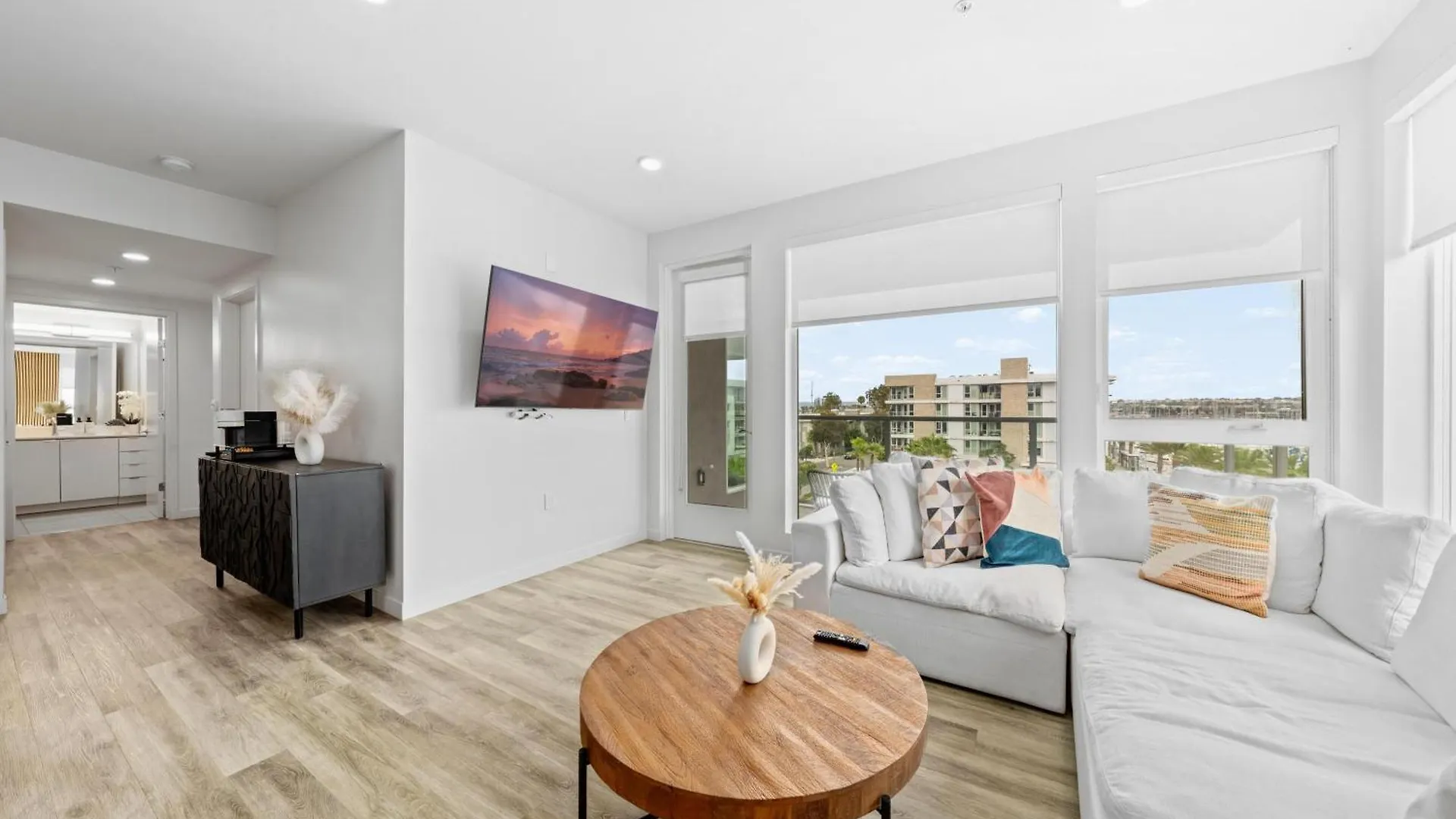 Blue Marlin 3Br Retreat With Marina View Pool Apartment Los Angeles United States