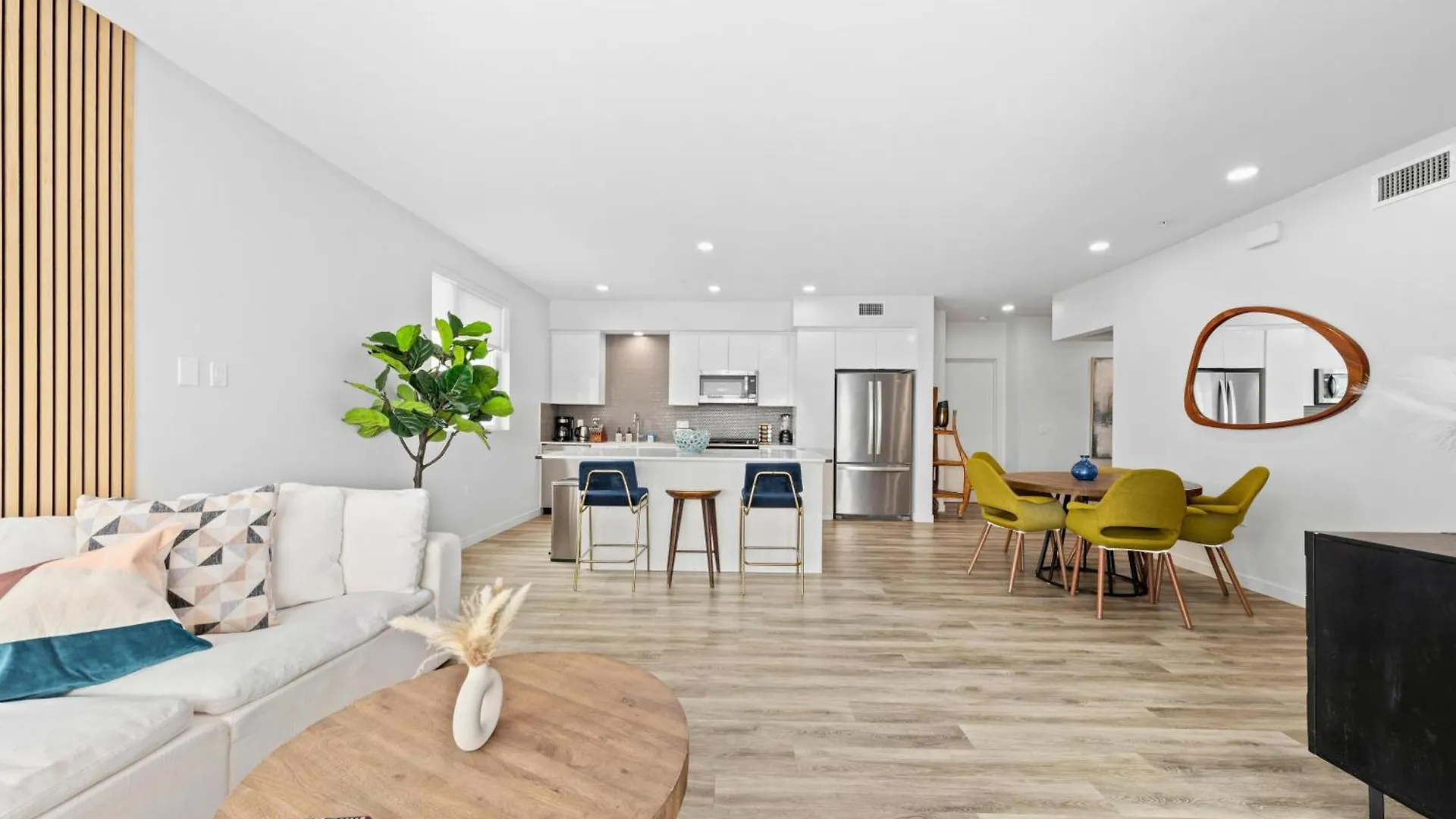 Blue Marlin 3Br Retreat With Marina View Pool Apartment Los Angeles