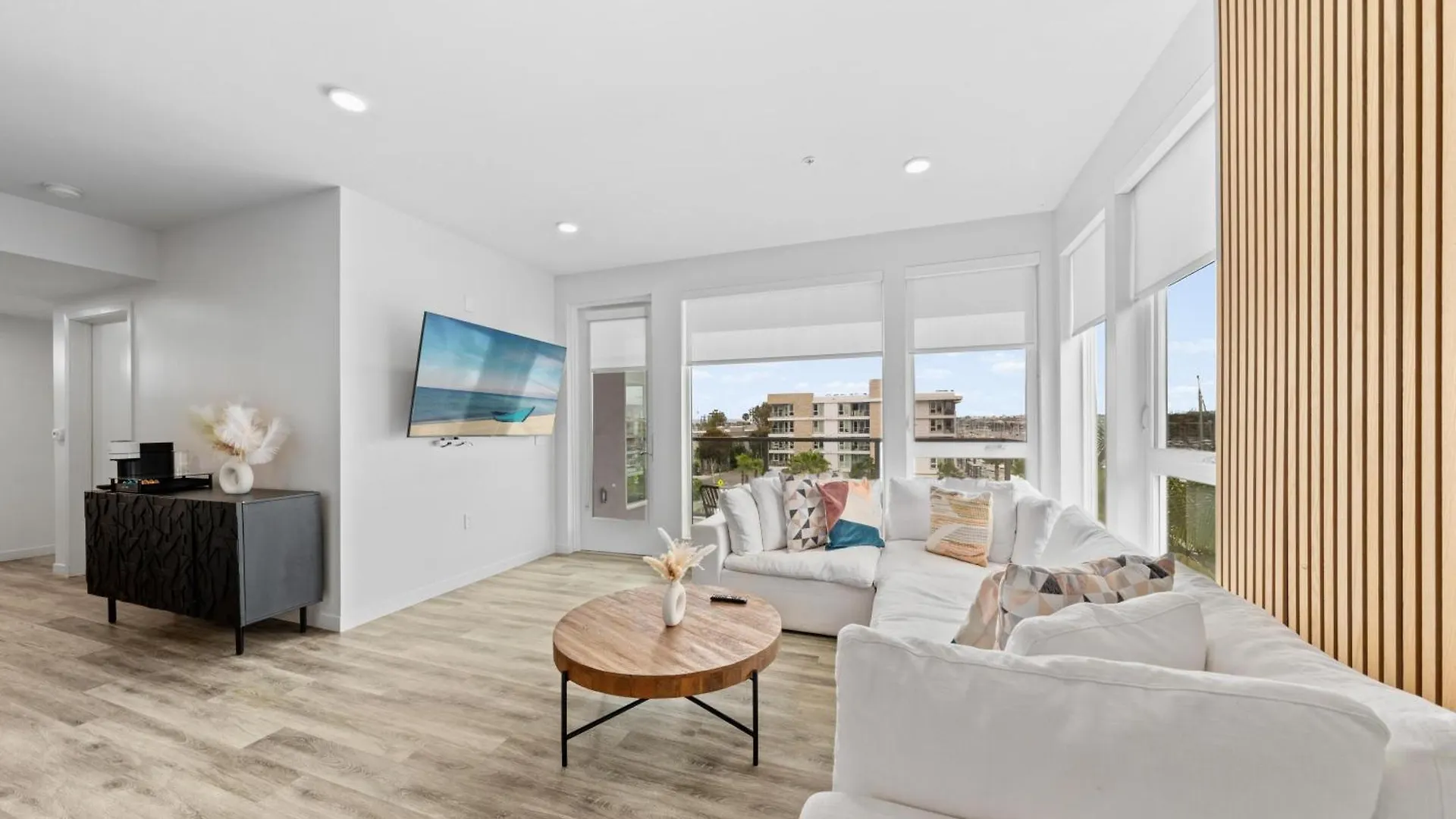 Blue Marlin 3Br Retreat With Marina View Pool Apartment Los Angeles